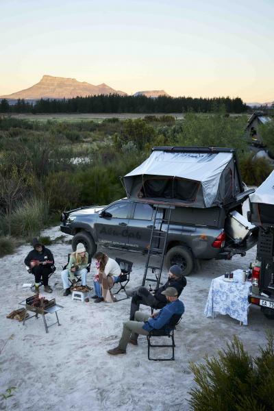 Preview: Alu-Cab Dachzelt "Family" für 4 Personen Schwarz