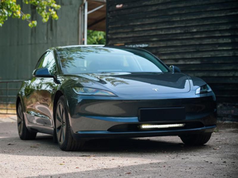 Lazer Lamps Glide-18 Elite Schwarz mit Positionslicht