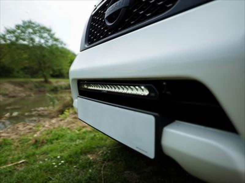 Preview: Lazer Lamps Halterungs-Kit Nissan Navara (2014+) für Linear-18