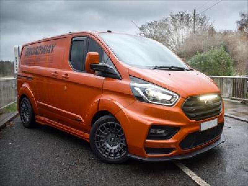 Preview: Lazer Lamps Halterungs-Kit Ford Transit Custom MS-RT (2018+) für Linear-18