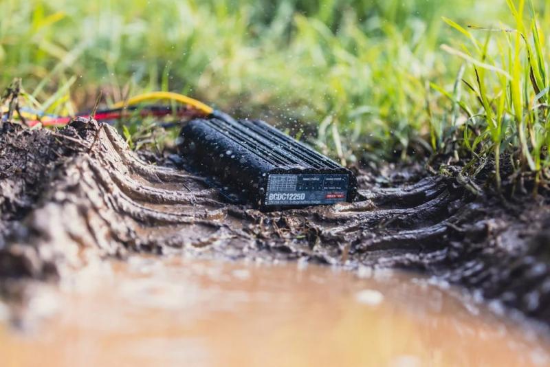 Preview: REDARC BC/DC 40A Gleichstrom Batterieladegerät (Außenmontage)