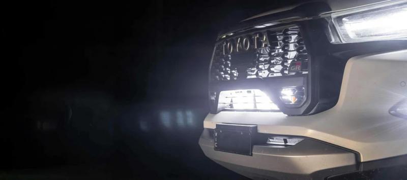 Preview: STEDI Toyota Hilux GR SPORT (N80) Kühlergrill Befestigung für LED Bar