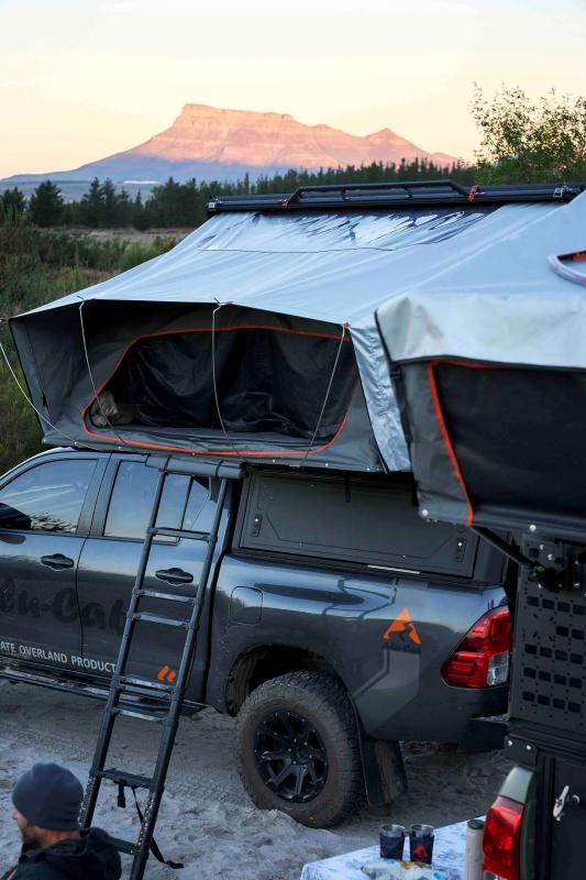 Alu-Cab Dachzelt "Family" für 4 Personen Schwarz