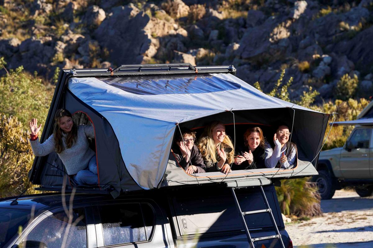 Alu-Cab Dachzelt "Family" für 4 Personen Schwarz