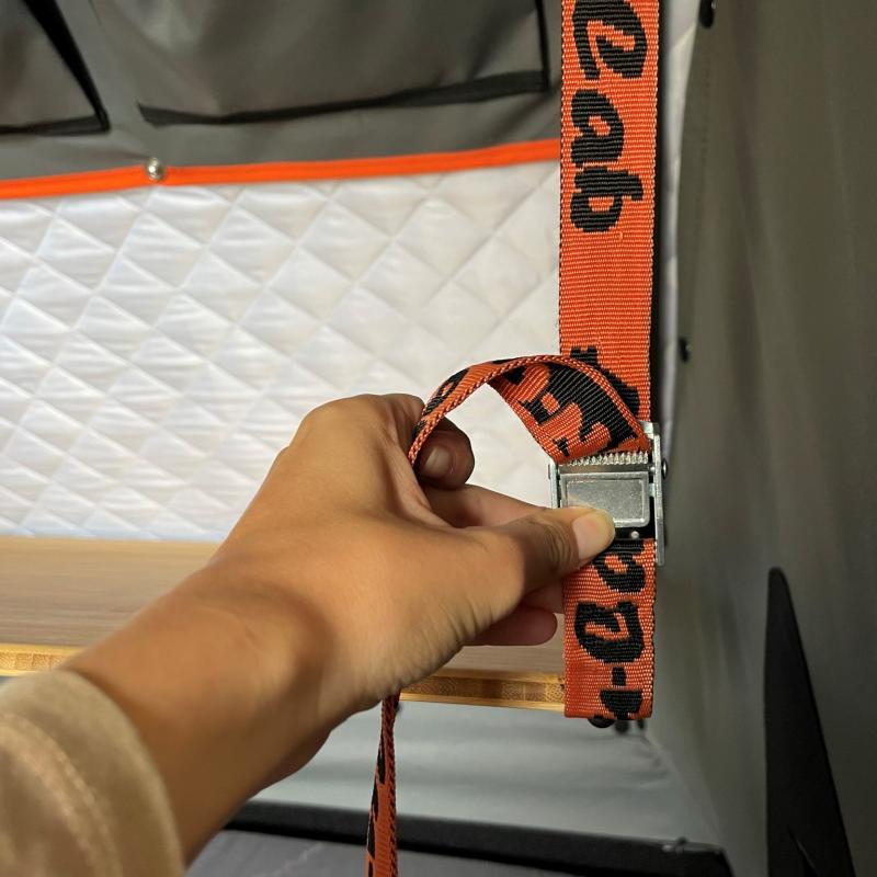 Alu-Cab Bambus Klapptisch im Innenraum für alle Modelle