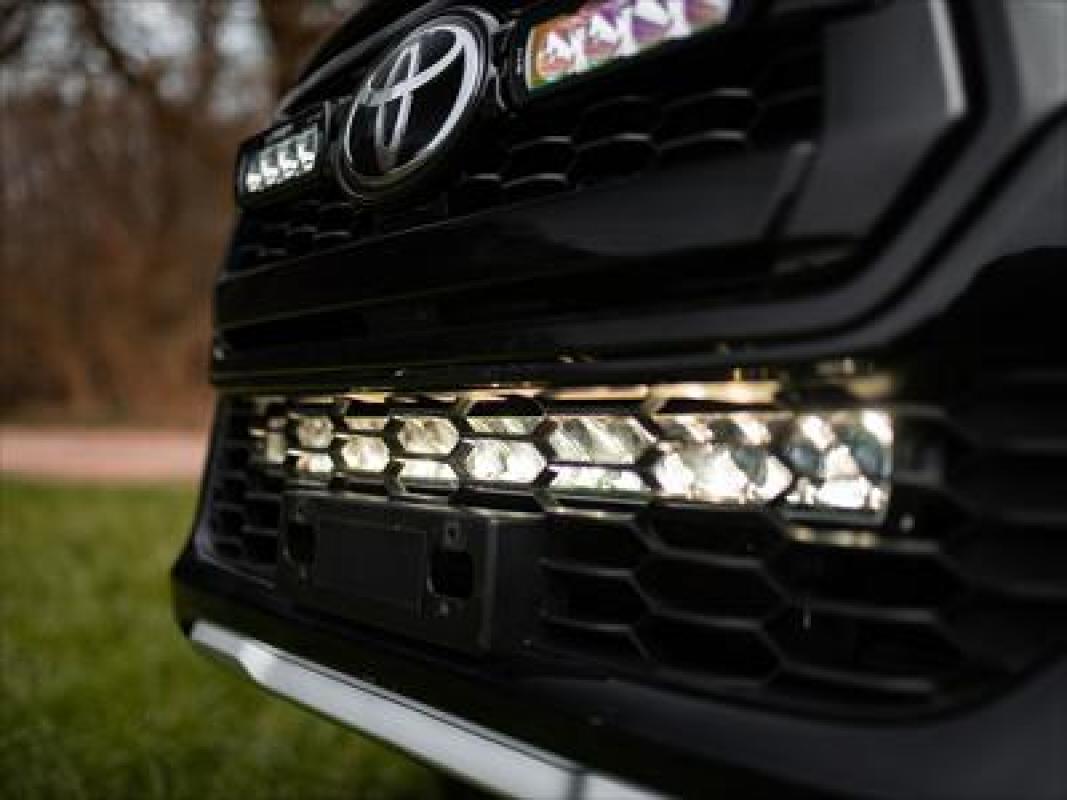 Lazer Lamps Halterungs-Kit Toyota Hilux (2019+) für Triple-R 16
