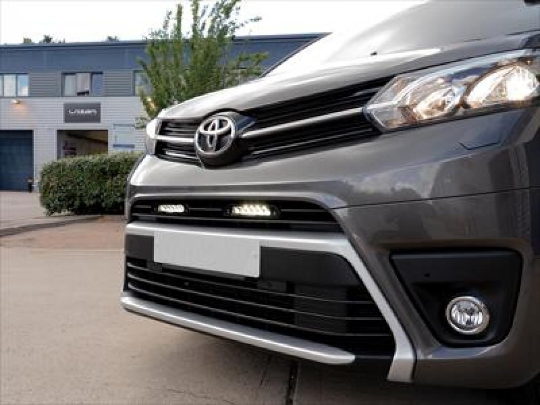 Lazer Lamps Halterungs-Kit Toyota Proace (2016+) für Linear 6 & 18