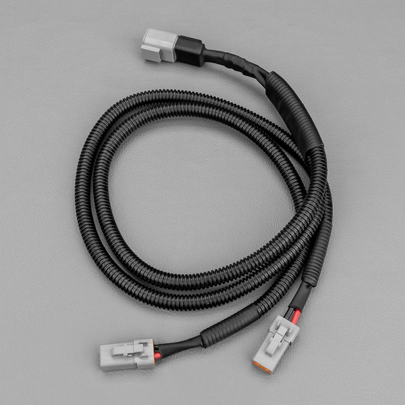 STEDI 2 zu 1 Adapter DT-P-Stecker  Verteiler  2 Leuchten mit 1 Kabelbaum (1,5m)